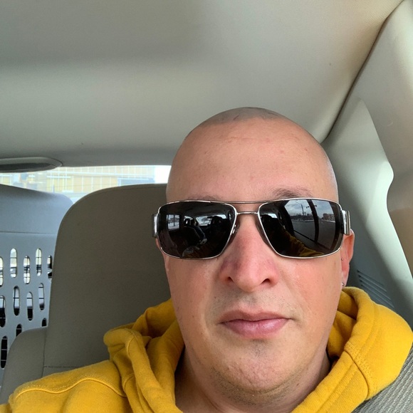 Meet your Posher, Carson - Picture 1 of 1